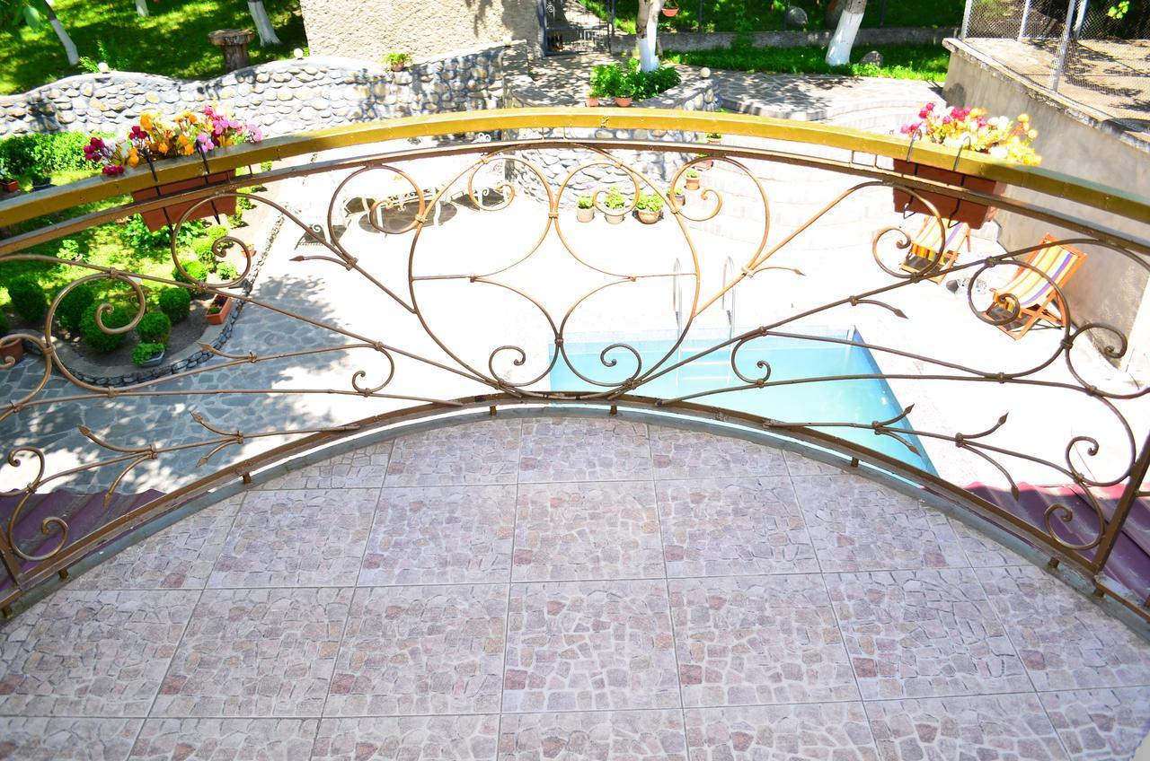 Family Hotel Lago & Wine Cellar Lagodekhi Exterior photo